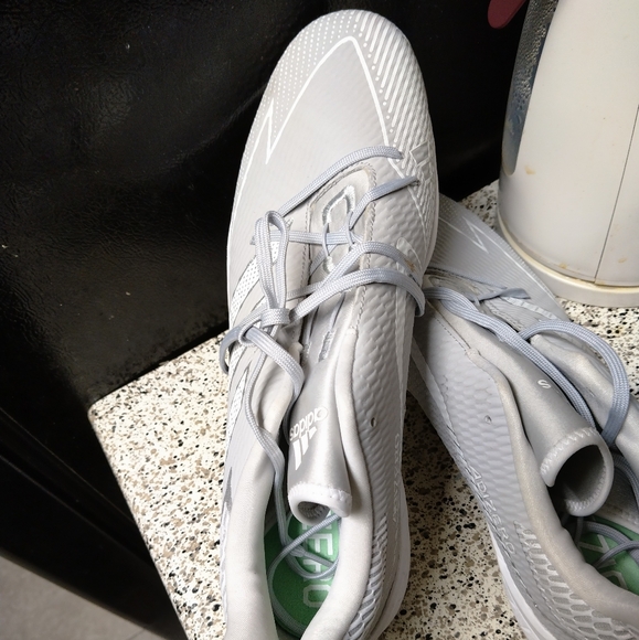 Adidas basketball shoes - Picture 6 of 8